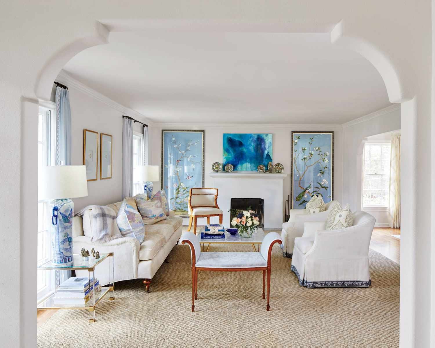24 Stunning Large Wall Decor Ideas to Elevate Your Living Room with Colorful Murals!